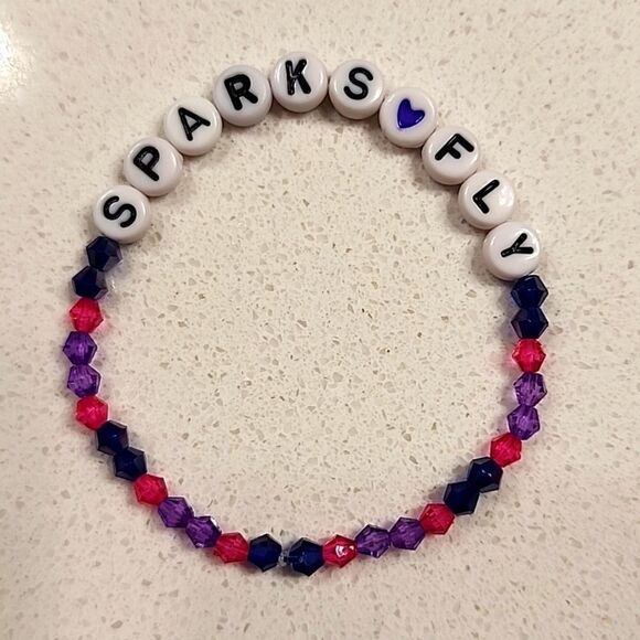 Taylor Swift Friendship Bracelet - Picture 1 of 1